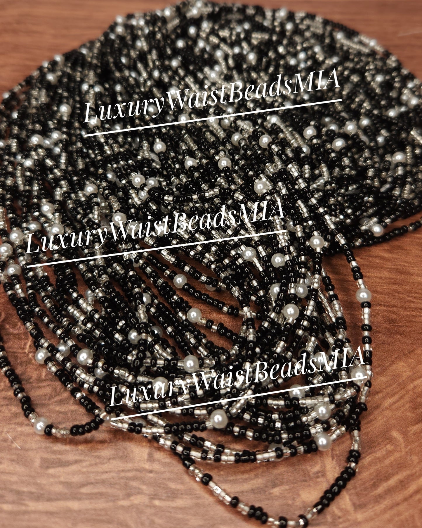 "La Pearl La" in Black